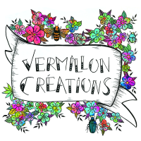 Logo texte vermillon création sur fond fleuri